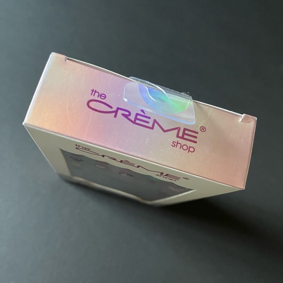 💅🏽 The Crème Shop x Disney holiday nail decals & clear polish. - Picture 4 of 5